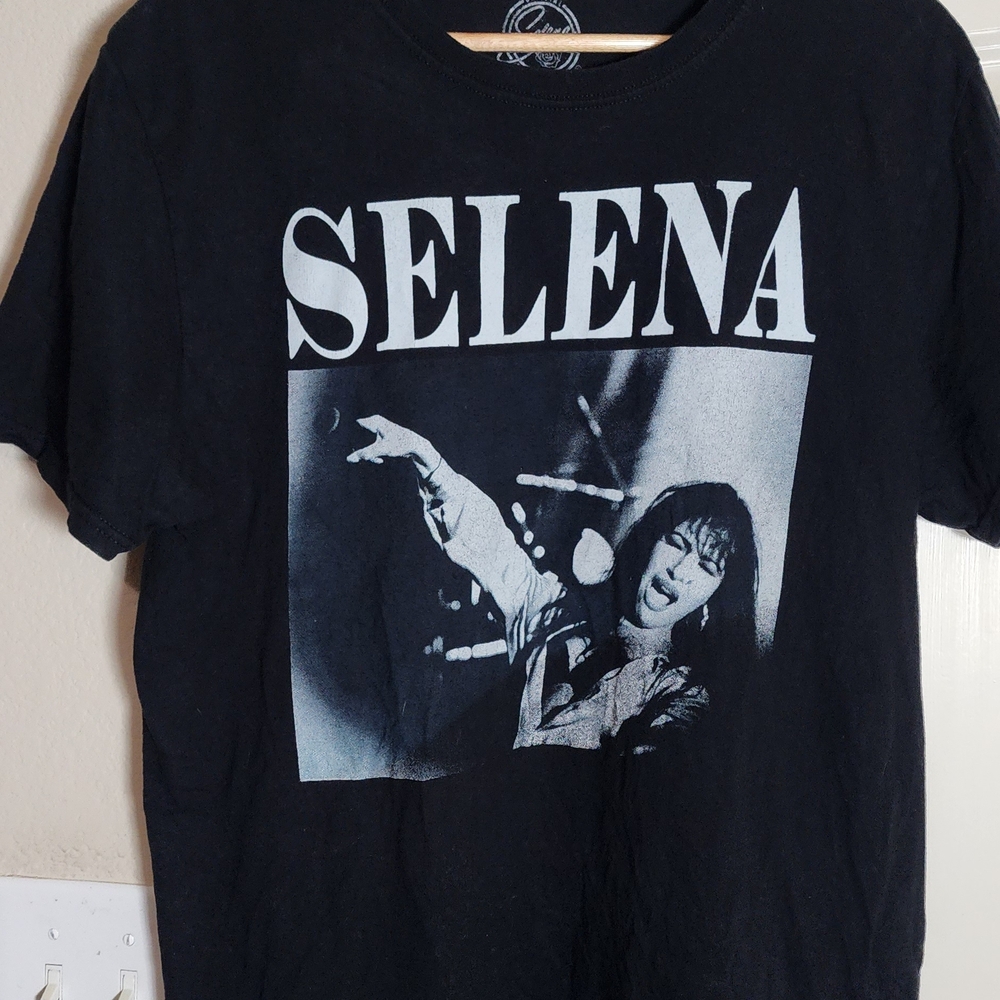 Selena Graphic Short Sleeve Tee - Black